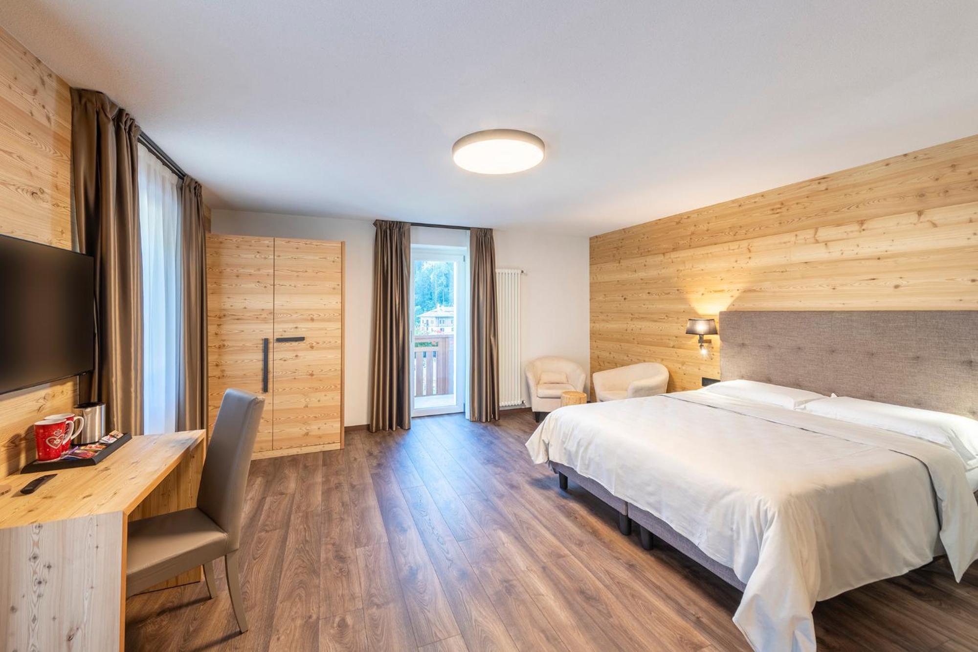 Hotel Alpino Wellness & Spa Пейо Фонти Екстериор снимка