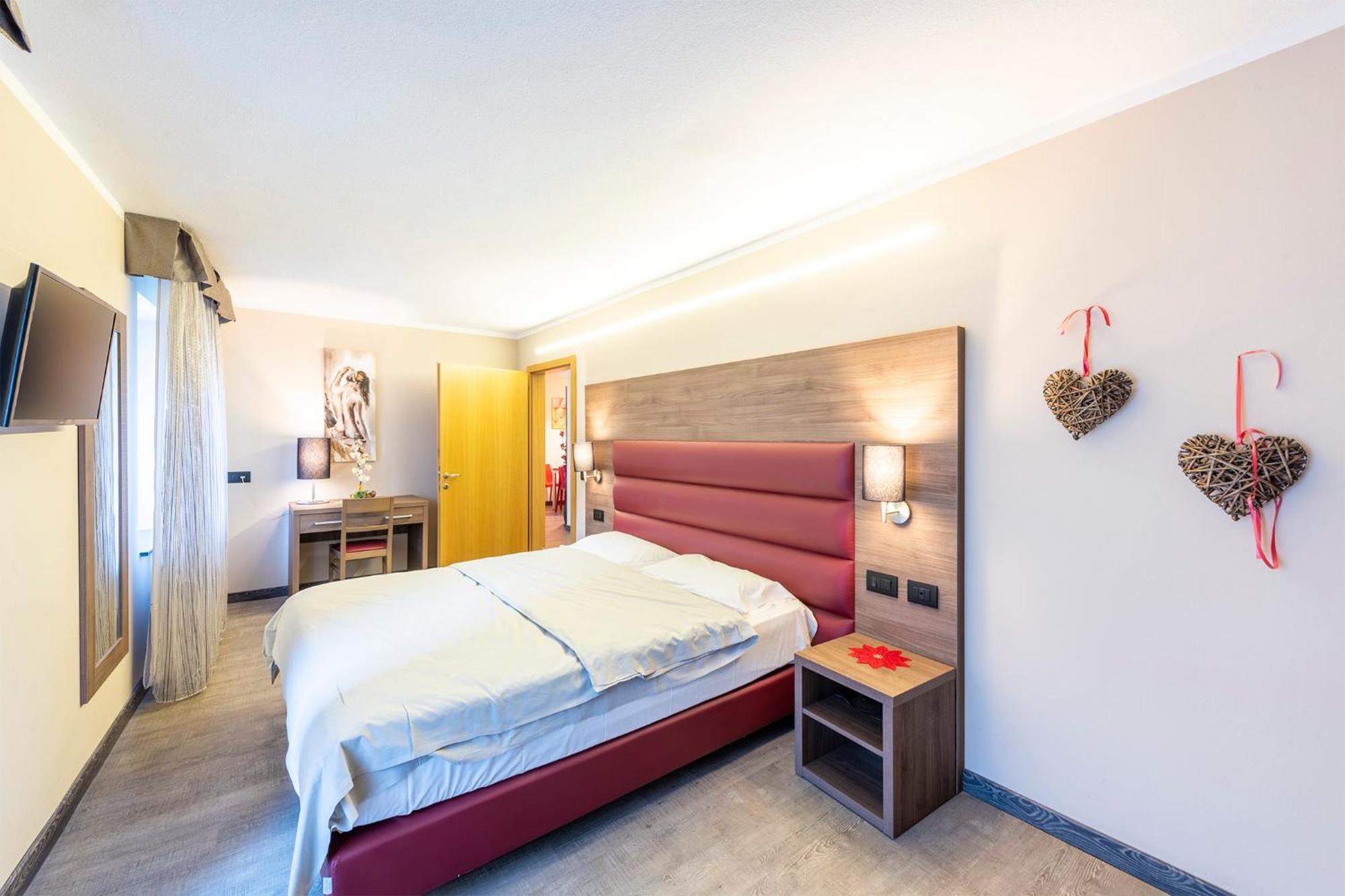 Hotel Alpino Wellness & Spa Пейо Фонти Екстериор снимка