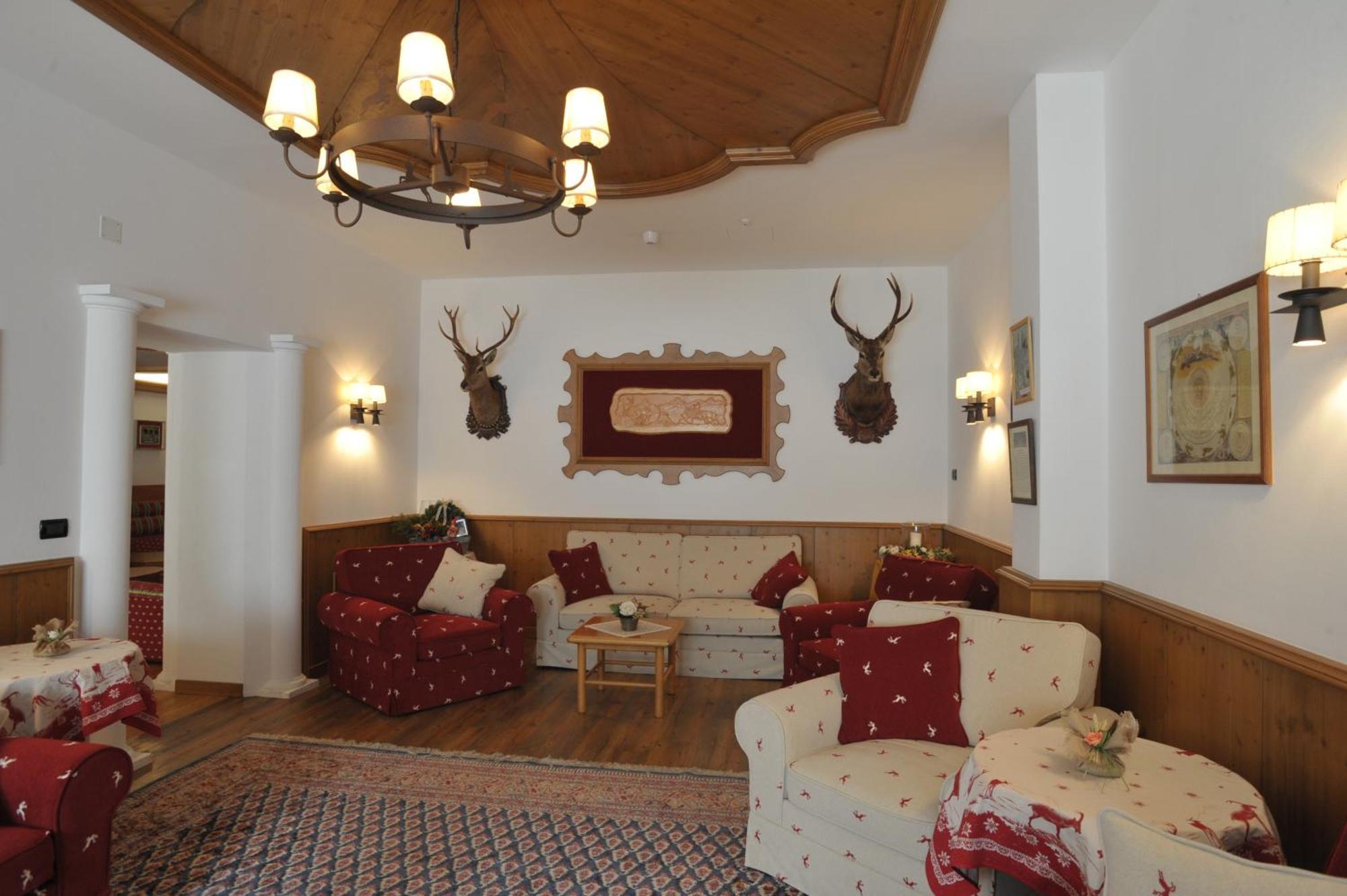 Hotel Alpino Wellness & Spa Пейо Фонти Екстериор снимка